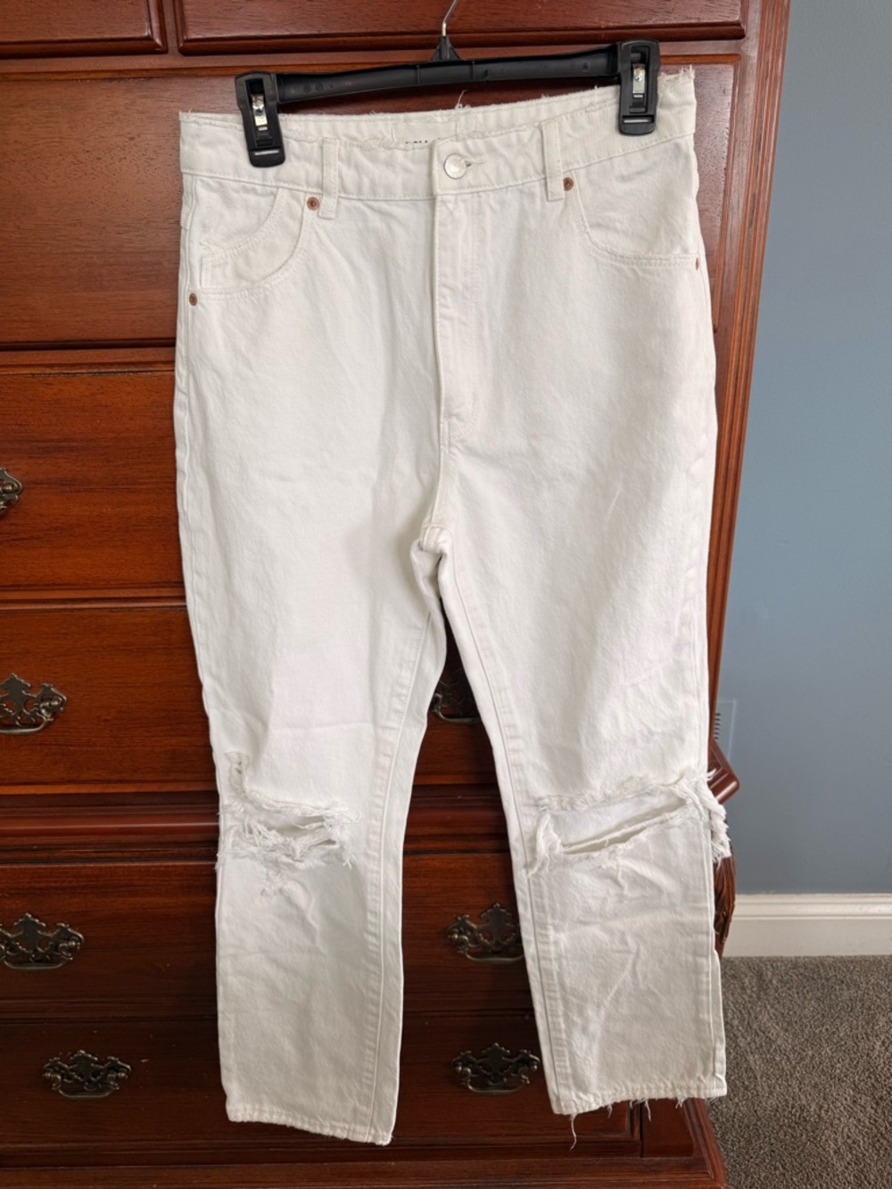 ROLLA'S Off-White Denim Label Detail